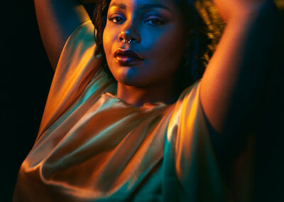 Victoria dans le studio avec gels colorés